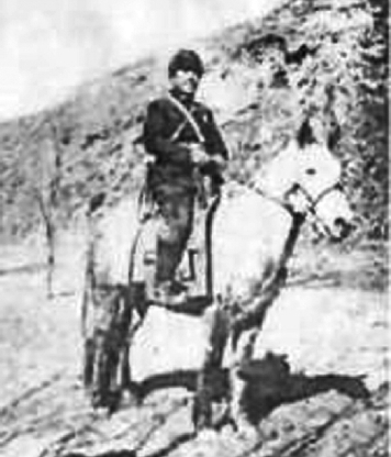 身着戎装的唐聚五 身着戎装的唐聚五