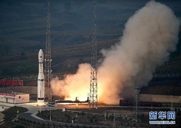 长征六号火箭发射现场 长征六号火箭发射现场
