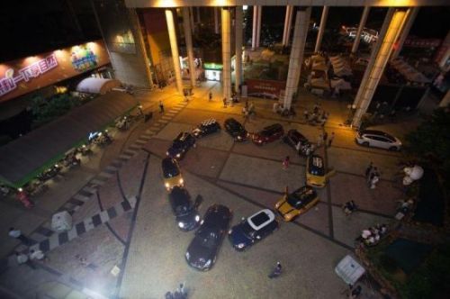 90后CEO豪车求婚大一新生 1 90后CEO豪车求婚大一新生 1