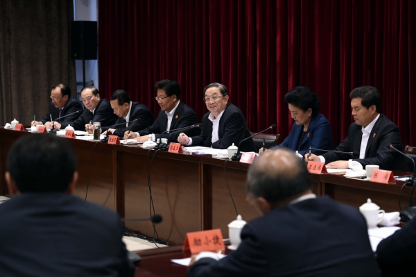 俞正声率中央代表团看望慰问教育文化界人士代表 俞正声率中央代表团看望慰问教育文化界人士代表