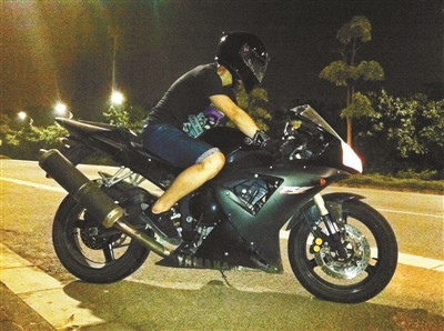 庞先生和他的摩托车 庞先生和他的摩托车