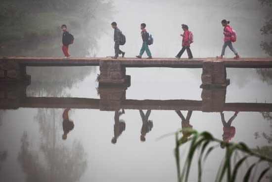 底层教育:即使送孩子读书 也支持“读书无用” 底层教育:即使送孩子读书 也支持“读书无用”