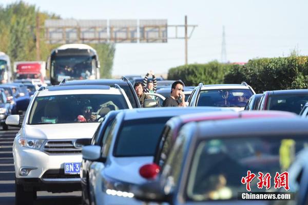 十一黄金周中国多地高速公路现拥堵