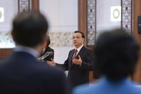 李克强:中国发展方式要转向更多依靠人力资源 李克强:中国发展方式要转向更多依靠人力资源