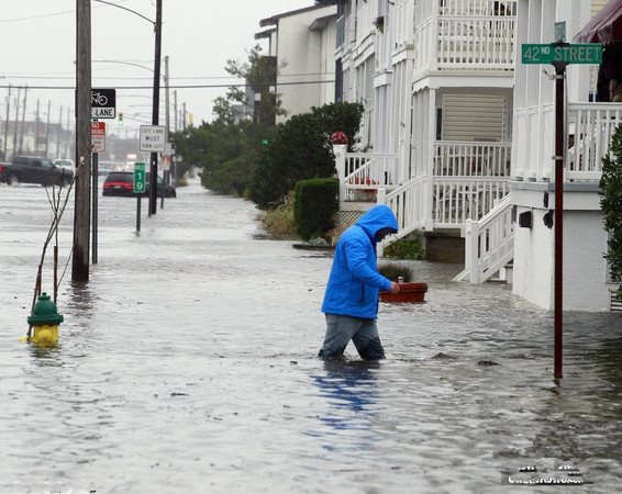 强飓风“华金” 袭击美国东海岸