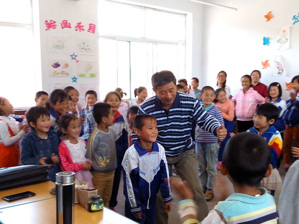 农工党长治市委深入沁源县景凤村开展送医支教活动2 农工党长治市委深入沁源县景凤村开展送医支教活动2