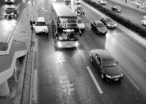 北京三环路“特8快”下周四退休 300快将变双层 北京三环路“特8快”下周四退休 300快将变双层