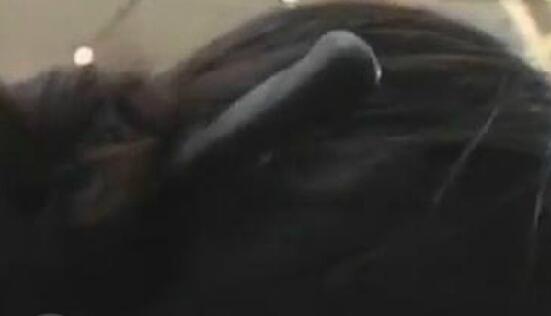 大妈为吃水果将8厘米刀插头上过安检 大妈为吃水果将8厘米刀插头上过安检