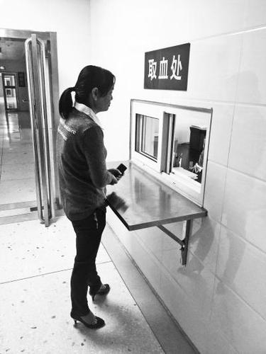 河南栾川献血车被城管拖走 当地医院严重缺血 河南栾川献血车被城管拖走 当地医院严重缺血