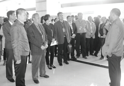 与会代表在渭滨区互联网产业园参观 与会代表在渭滨区互联网产业园参观