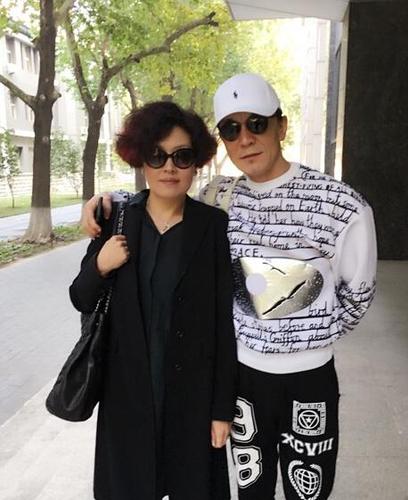 李咏上课老师调侃:扰乱课堂秩序 揭秘明星考学经历校园生活