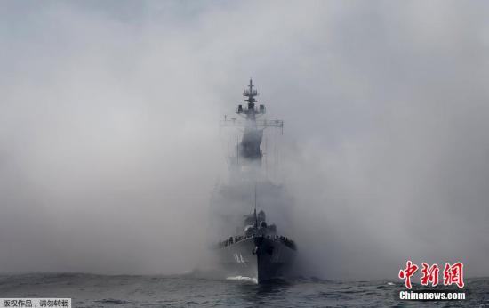 日本海上自卫队在相模湾正式举行“观舰式” 日本海上自卫队在相模湾正式举行“观舰式”