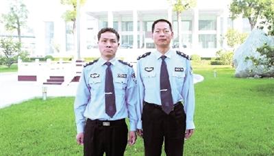 河南公安厅有俩“浪里白条” 一年水中救下6条生命 河南公安厅有俩“浪里白条” 一年水中救下6条生命