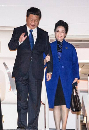 习近平抵达伦敦希思罗机场画面4