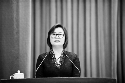 周群飞成为胡润女富豪榜发布十年来诞生的第四位女首富  周群飞成为胡润女富豪榜发布十年来诞生的第四位女首富