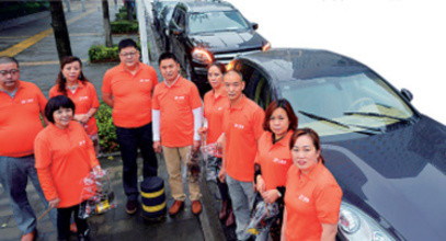 一群老板开豪车捡垃圾 牵头者已坚持8个月2 一群老板开豪车捡垃圾 牵头者已坚持8个月2