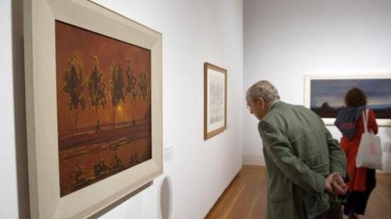 “盖因河畔的树”和其素描稿同时展出。