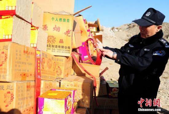 中国烟花爆竹非法生产经营突出 较大事故时有发生 中国烟花爆竹非法生产经营突出 较大事故时有发生