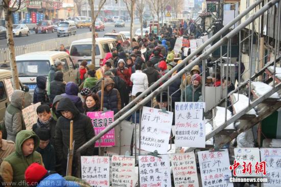 人社部再度回应企业大规模裁员潮:确有减员现象 人社部再度回应企业大规模裁员潮:确有减员现象