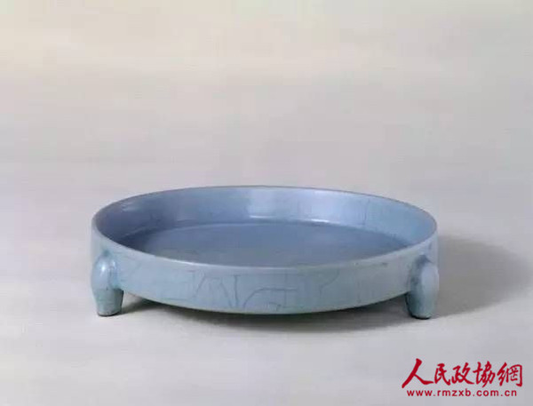 宋汝窑天青釉三足樽承盘_副本 宋汝窑天青釉三足樽承盘_副本
