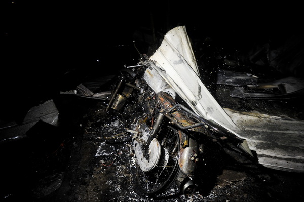 广东东莞发生火灾 疑黑油窝点爆炸 9