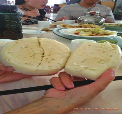 中消协暗访国内游:团餐馒头发霉 游客腿被马踢断 中消协暗访国内游:团餐馒头发霉 游客腿被马踢断