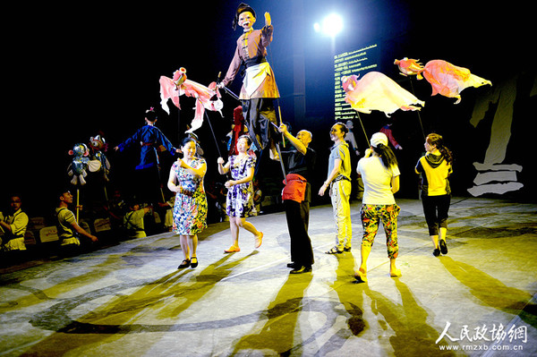 李泗元的表演技巧，让徒弟叹服也令同行刮目。_副本