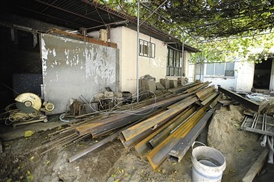 北京一酒店欲挖地下室开旅馆 被强制回填(图)2 北京一酒店欲挖地下室开旅馆 被强制回填(图)2