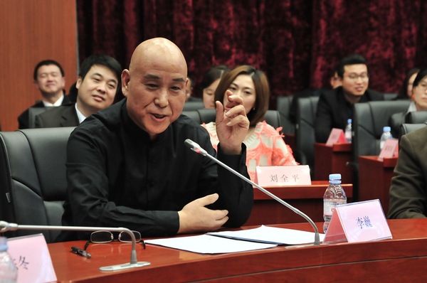 李巍：东方瑰宝（北京）艺术品有限公司董事长