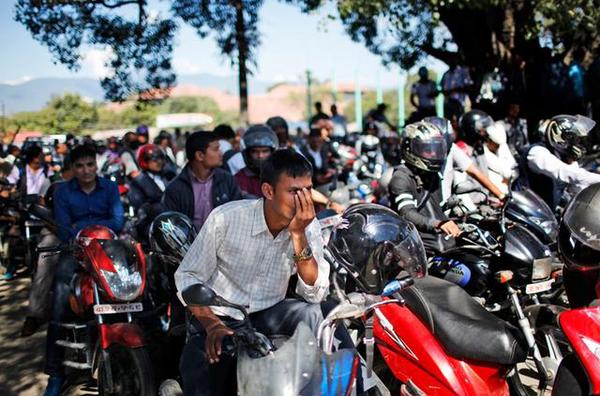 尼泊尔面临油荒首次考虑从中国进口燃料 尼泊尔面临油荒首次考虑从中国进口燃料