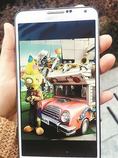 老爸为女儿制最萌校车系炒作 花10万雇人表演1 老爸为女儿制最萌校车系炒作 花10万雇人表演1