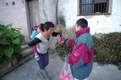 重庆男子患假两性畸形 过22年“双性”生活(图)4 重庆男子患假两性畸形 过22年“双性”生活(图)4