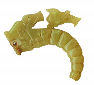 ▲河南三门峡虢国墓地虢仲墓出土   西周 龙蚕形玉  虢国博物馆藏