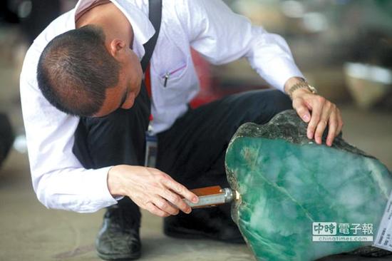 1GdN-fxksqiv8382215 1GdN-fxksqiv8382215