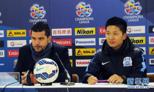 孔特拉（左），来源新华网