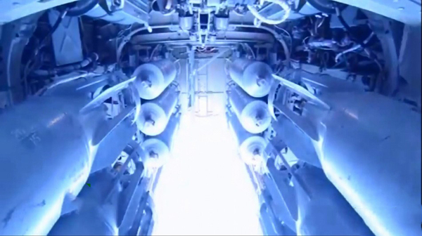 俄军对IS展开第二轮大规?？障?