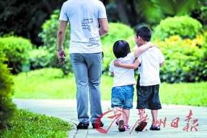 “二孩时代”的纠结:38岁妈妈想生 女儿称好尴尬1 “二孩时代”的纠结:38岁妈妈想生 女儿称好尴尬1