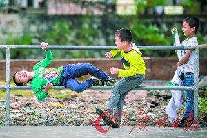 “二孩时代”的纠结:38岁妈妈想生 女儿称好尴尬2 “二孩时代”的纠结:38岁妈妈想生 女儿称好尴尬2