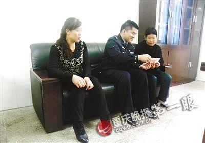 女子用新钞买菜 大妈以为假钞将其扭送派出所(图) 女子用新钞买菜 大妈以为假钞将其扭送派出所(图)