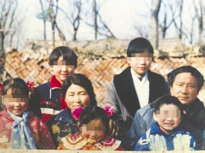 李桂英一家20年前的照片 李桂英一家20年前的照片
