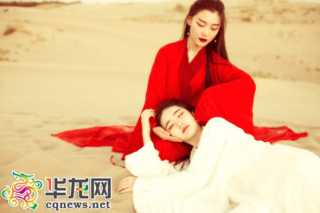 女生沙漠中拍写真 神似《东方不败》里王祖贤(图)1 女生沙漠中拍写真 神似《东方不败》里王祖贤(图)1