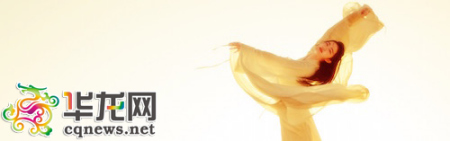 女生沙漠中拍写真 神似《东方不败》里王祖贤(图)2 女生沙漠中拍写真 神似《东方不败》里王祖贤(图)2