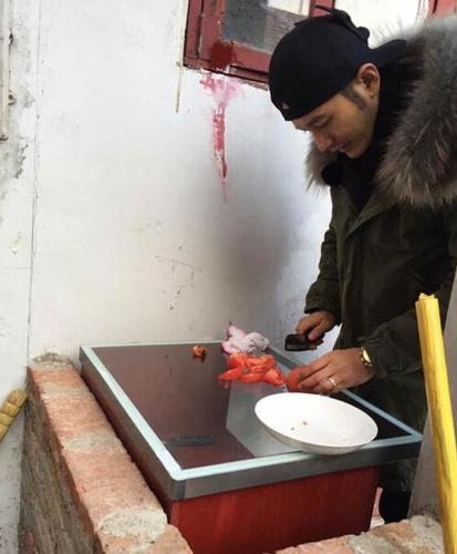 黄晓明现身青岛