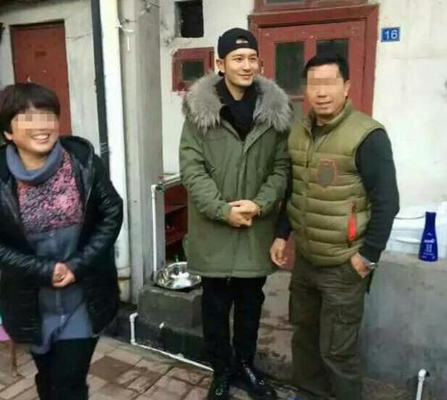 黄晓明现身青岛