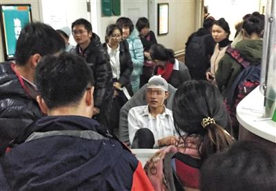 北航音乐厅舞台意外沉降25人送医(图)1 北航音乐厅舞台意外沉降25人送医(图)1