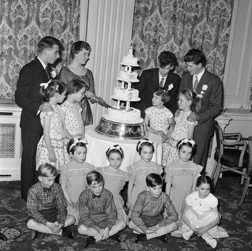 迈尔斯家四胞胎的21岁生日是和另外三个四胞胎一起庆祝的。