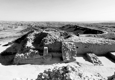 石峁古城遗址局部(资料图片) 石峁古城遗址局部(资料图片)