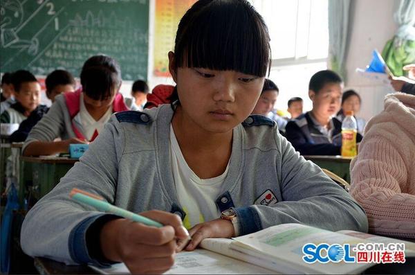 女孩患怪症随时可能突然睡着 最多1天昏睡3次1 女孩患怪症随时可能突然睡着 最多1天昏睡3次1