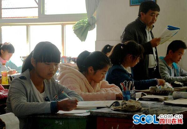 女孩患怪症随时可能突然睡着 最多1天昏睡3次2 女孩患怪症随时可能突然睡着 最多1天昏睡3次2