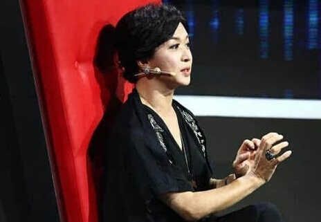 刘晓庆金星同台 揭金星变性前照片与第一任太太形婚内幕